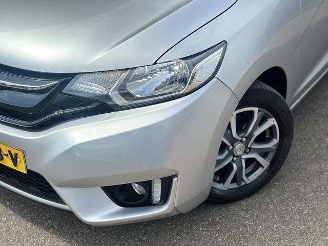 Honda JAZZ 1.3 i-VTEC Trend / Stoelverwarming / Trekhaak