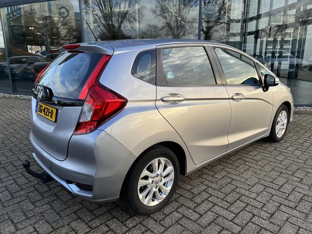 Honda JAZZ 1.3 i-VTEC Comfort TREKHAAK | NAVIGATIE | PARKEER SENSOREN V+A | AIRCO | CRUISE CONTROLE | NED. AUTO |