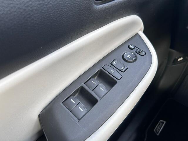 Honda JAZZ 1.5 e:HEV Executive | Stuur en stoel verwarming | Keyless | Camera | Clima |