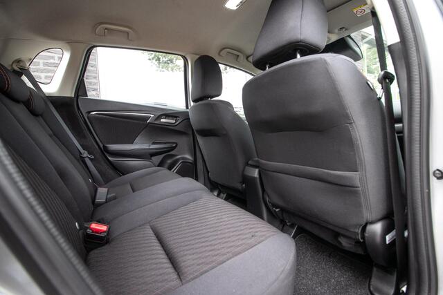 Honda JAZZ 1.5 i-VTEC Dynamic | All-season banden | Navigatie | Stoelverwarming