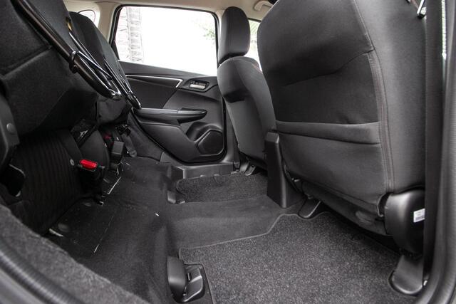 Honda JAZZ 1.5 i-VTEC Dynamic | All-season banden | Navigatie | Stoelverwarming