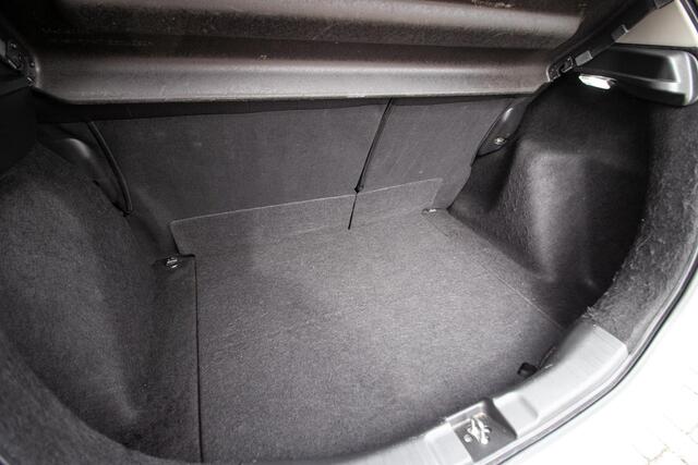 Honda JAZZ 1.5 i-VTEC Dynamic | All-season banden | Navigatie | Stoelverwarming
