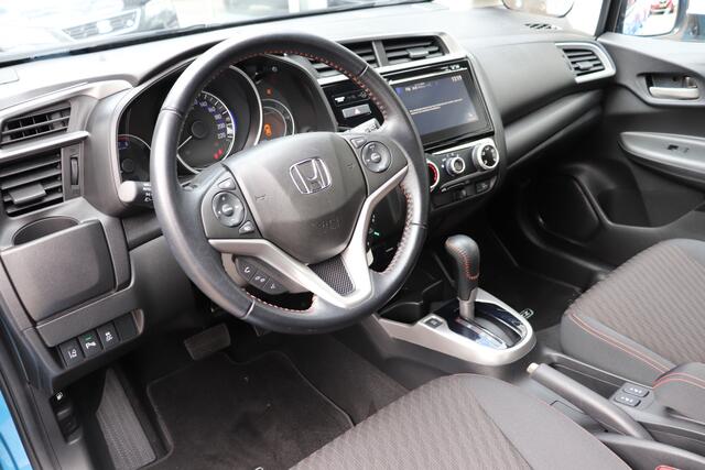 Honda JAZZ 1.5 i-VTEC Dynamic Automaat. Luxe uitvoering, lage km stand!