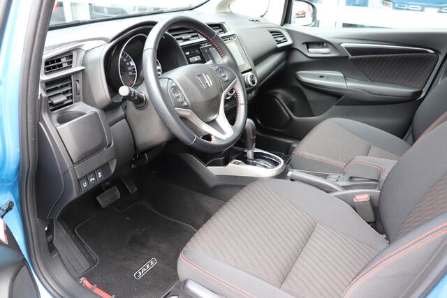 Honda JAZZ 1.5 i-VTEC Dynamic Automaat. Luxe uitvoering, lage km stand!
