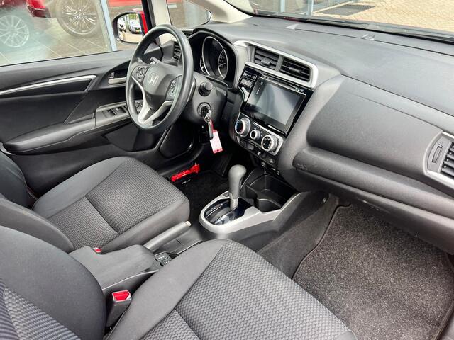 Honda JAZZ 1.3 i-VTEC Comfort 102pk AUTOMAAT | TREKHAAK | NAVIGATIE | PARKEERSENSOREN V+A | STOELVERWARMING | 17" LM VELGEN |