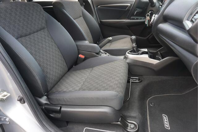 Honda JAZZ 1.3 i-VTEC Comfort Trekhaak Navigatie