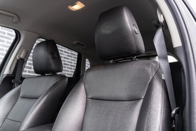 Honda JAZZ 1.3 i-VTEC Elegance | Achteruitrijcamera | Parkeersensoren | Navigatie | Climate Control | Cruise Control | Lederen Bekleding | Stoelverwarming | Lichtmetalen Velgen