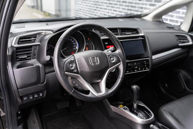Honda JAZZ 1.3 i-VTEC Elegance | Achteruitrijcamera | Parkeersensoren | Navigatie | Climate Control | Cruise Control | Lederen Bekleding | Stoelverwarming | Lichtmetalen Velgen