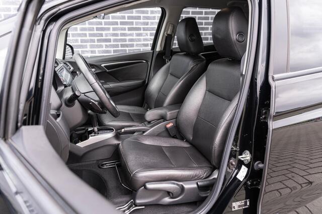 Honda JAZZ 1.3 i-VTEC Elegance | Achteruitrijcamera | Parkeersensoren | Navigatie | Climate Control | Cruise Control | Lederen Bekleding | Stoelverwarming | Lichtmetalen Velgen