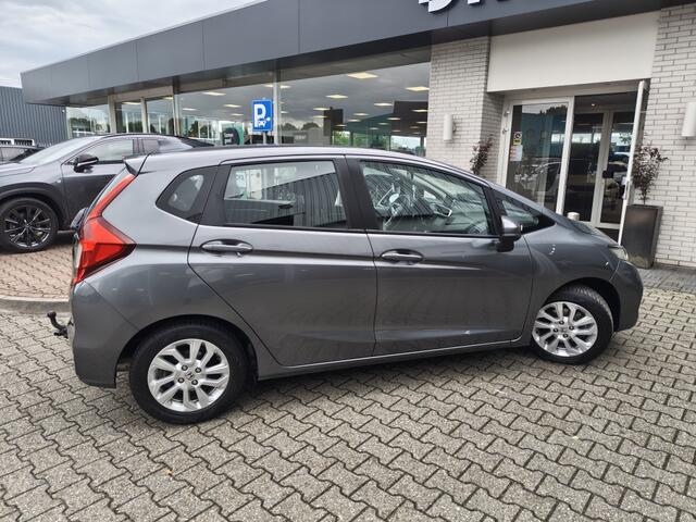 Honda JAZZ 1.3 i-VTEC Comfort | Trekhaak | Sensoren v/a | Achteruitrijcamera