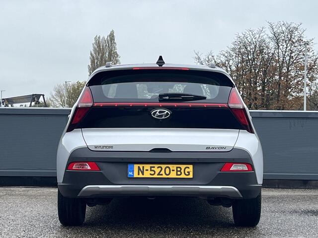 Hyundai Bayon 1.0 T-GDI 100 PK Comfort Smart | Ingebouwde navigatie & smartphone integratie| Contrasterende dakkleur | Hoge instap SUV |