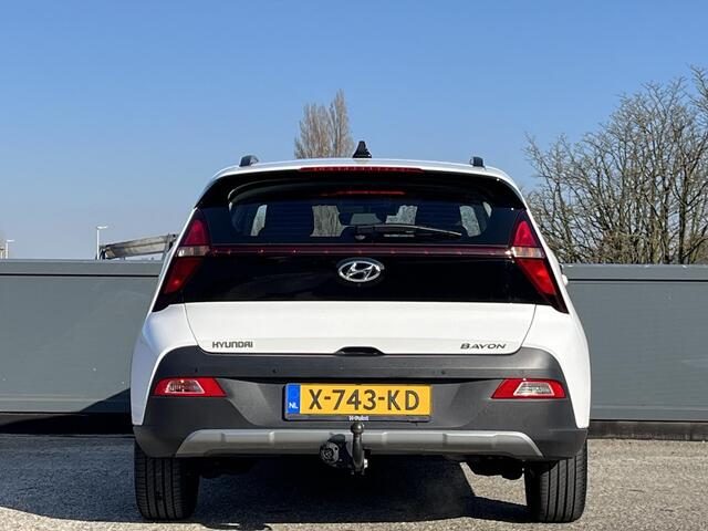 Hyundai Bayon 5drs 1.0 T-GDI 100 PK Comfort | Trekhaak | Camera | Apple Carplay & Android Auto | 2-tone Lmv |