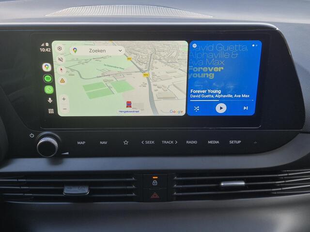 Hyundai Bayon 1.0 T-GDI Premium Handgeschakeld / Trekhaak Afneembaar / Trekgewicht 1110 kg / Achteruitrijcamera / Stuur-, en Stoelverwarming / Cruise control / Keyless Entry/Start / Apple Carplay Android Auto / Climate control /