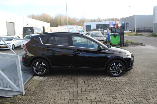 Hyundai Bayon 1.0 T-GDI Premium Navigatie/Achteruitrijcamera/Stoelverwarming/Stuurverwarming/Keyless/Adaptive cruise control/Lane assist/Virtueel cockpit/Inklapbare spiegels