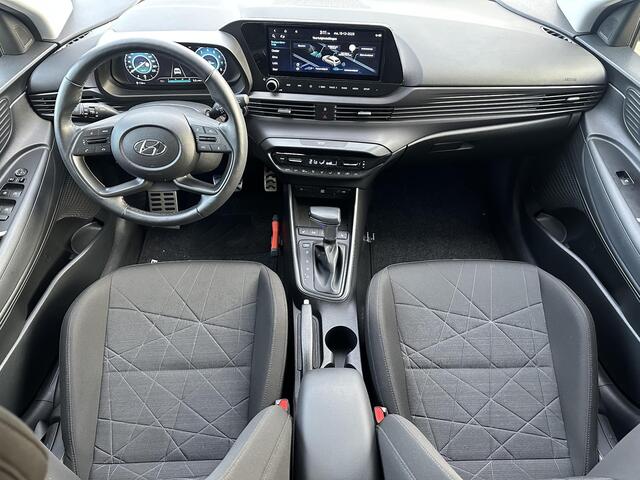 Hyundai Bayon 1.0 T-GDI Premium Automaat / Trekhaak / BOSE audio / Parkeersensoren voor & achter / Eerste eigenaar / Achteruitrij camera / Climate control / Adaptieve cruise control /