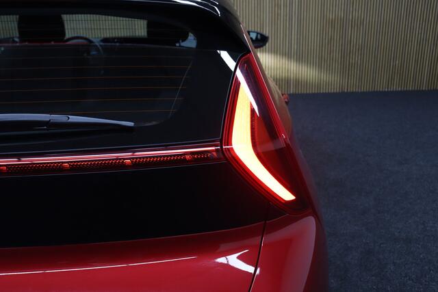 Hyundai Bayon 1.0 T-GDI Comfort Smart | Trekhaak | Cruise-control | Camera | Clima | Parkeersensoren V+A | Apple Carplay & Android Auto | Navigatie | Stuur & Stoelverwarming