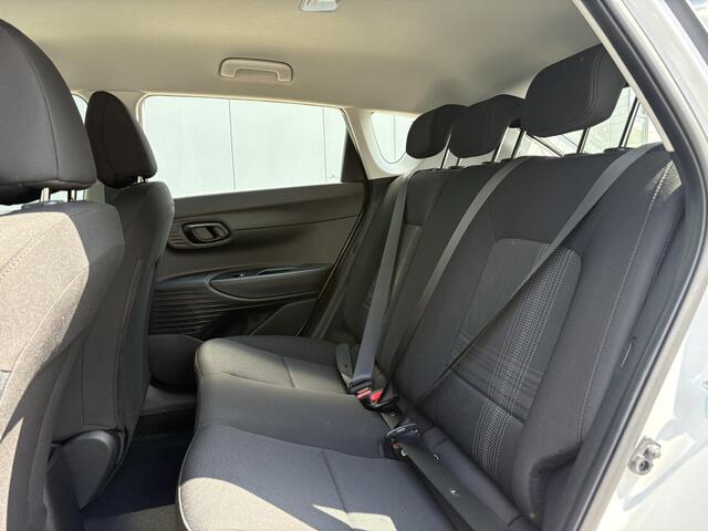 Hyundai Bayon 1.0 T-GDI E-Motion / Uit Voorraad Leverbaar / Snel Rijden / Navigatie / Cruise Control Adaptief / Apple Carplay/Android Auto /