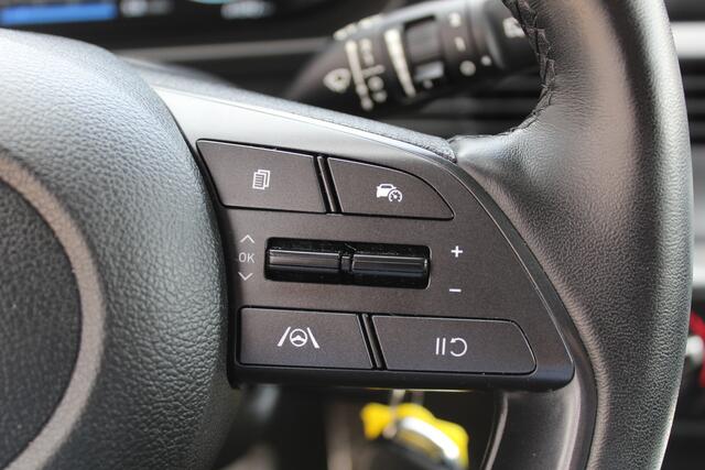 Hyundai Bayon 1.0 T-GDI Premium Sky DAB, extra getint glas achter.