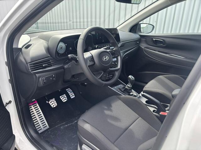 Hyundai Bayon 1.0 T-GDI Comfort / ¤2000,- Voordeel / Uit Voorraad Leverbaar / Navigatie / Cruise / Elektrische Ramen V+A / Apple Carplay & Android Auto / 16'' LM Velgen /