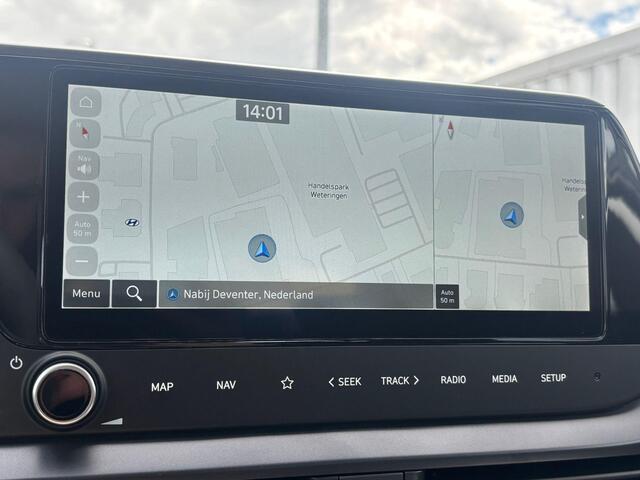 Hyundai Bayon 1.0 T-GDI Comfort / ¤2000,- Voordeel / Uit Voorraad Leverbaar / Navigatie / Cruise / Elektrische Ramen V+A / Apple Carplay & Android Auto / 16'' LM Velgen /