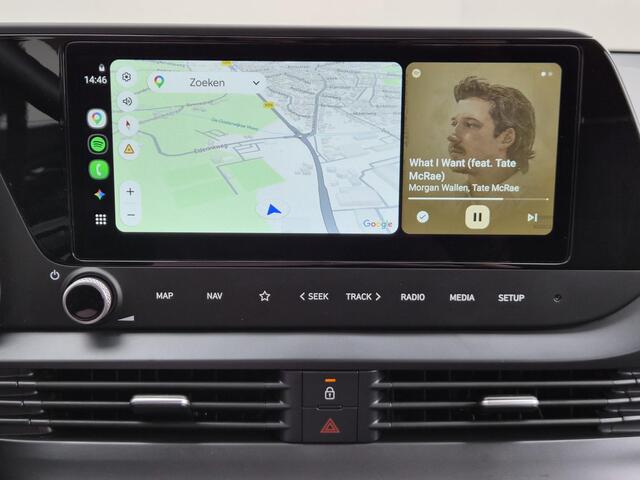 Hyundai Bayon 1.0 T-GDI Premium / Fabrieksgarantie tot 12-2029 / All season banden / Stuur- Stoel & Achterbank verwarming / Achteruitrijcamera / Draadloze telefoon lader / Cruise control / Apple Carplay Android Auto / Keyless Entry/Start / Climate control /