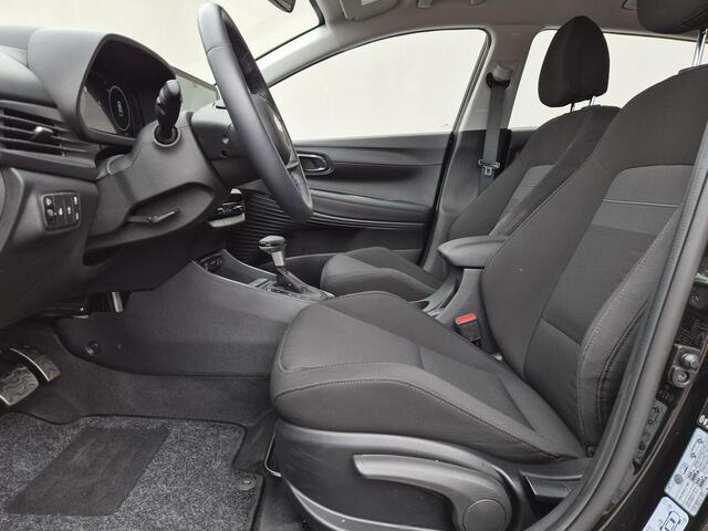 Hyundai Bayon 1.0 T-GDI Premium / Fabrieksgarantie tot 12-2029 / All season banden / Stuur- Stoel & Achterbank verwarming / Achteruitrijcamera / Draadloze telefoon lader / Cruise control / Apple Carplay Android Auto / Keyless Entry/Start / Climate control /