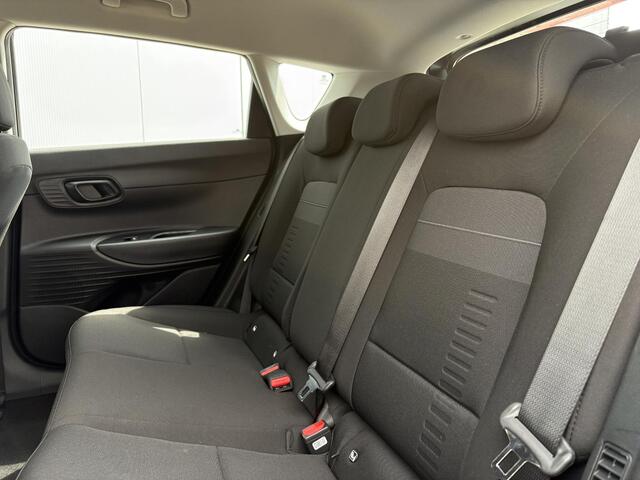 Hyundai Bayon 1.0 T-GDI Comfort Automaat / Apple Carplay / Navigatie / Achteruitrijcamera / Airco / Cruise Control / Parkeersensoren Achter / NAP Logisch
