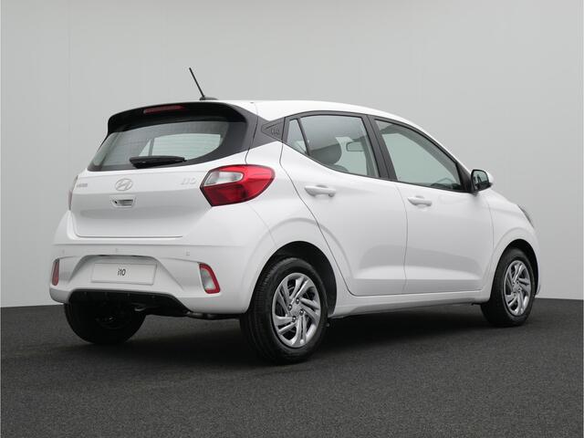 Hyundai I 10 1.0 Premium Met Navigatie, Climate Control en Cruise Control Uit voorraad leverbaar!