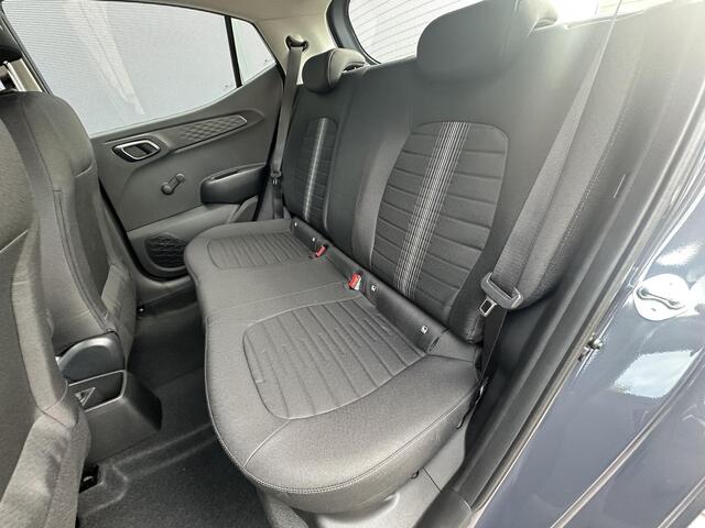 Hyundai I 10 1.0 Comfort Smart / ¤ 2.000,- Voordeel / ¤ 19.890,- Rijklaar / Direct Leverbaar / Navigatie / Airco / Cruise Control / Achteruitrijcamera /