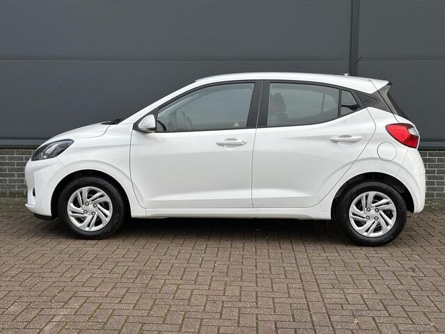 Hyundai I 10 1.0 Comfort / Navigatie d.m.v. Apple Carplay & Android Auto / Cruise Control / Airco / Elek. Spiegels /