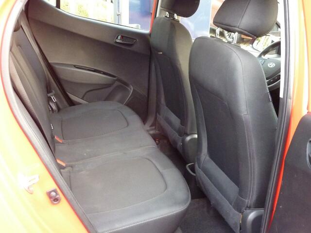 Hyundai I 10 1.0I COMFORT / navigatie /pdc
