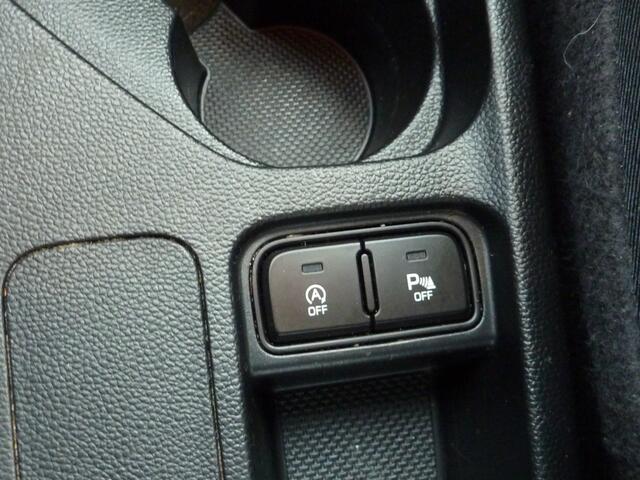 Hyundai I 10 1.0I COMFORT / navigatie /pdc