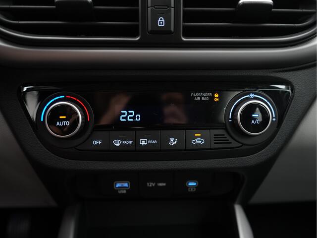 Hyundai I 10 1.0 Premium Met Navigatie, Climate Control en Camera Uit voorraad leverbaar!