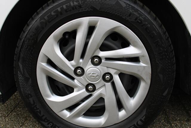 Hyundai I 10 1.0 Comfort All season banden | Cruise control | Apple car play of Android auto