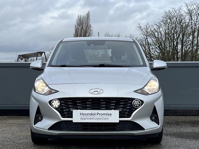 Hyundai I 10 5drs 1.0 67 PK Comfort Smart | Geïntegreerde navigatiesysteem & Apple Carplay/Android auto | Achteruitrijcamera | Lmv & Allseason banden |