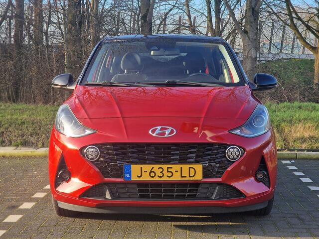 Hyundai I 10 5drs 1.0 67PK Premium | Climate control | Contrasterende dakkleur | Geïntegreerde navigatiesysteem| Lichtmetalen velgen | Parkeersensoren achter |