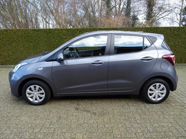 Hyundai I 10 1.0I I-PREMIUM NAVI BLUETOOTH