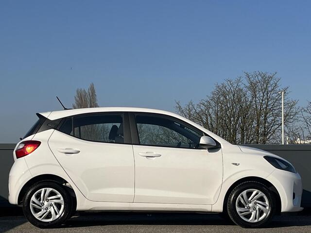 Hyundai I 10 5drs 1.0 Comfort Automaat 5-zits | Apple Carplay & Android Auto | Stoel & stuurverwarming | Fabrieksgarantie 02-2029 |