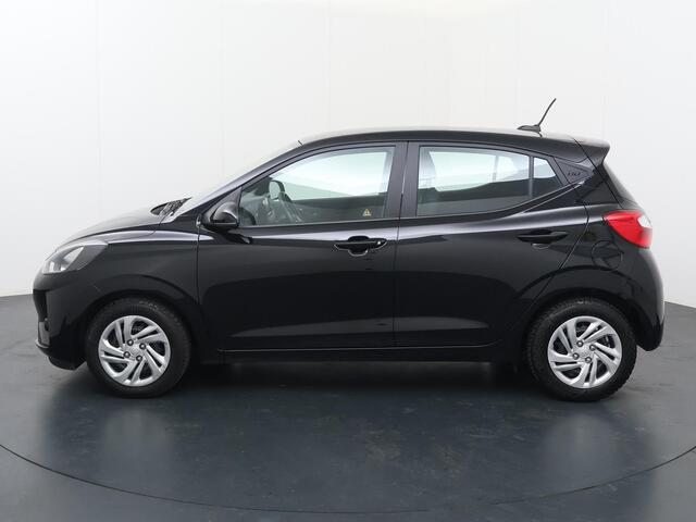 Hyundai I 10 1.0 Comfort | 67 PK | Apple CarPlay / Android Auto | Airconditioning | Cruise control | Multifunctioneel stuurwiel | Speedlimiter | Automatische verlichting | Spraakbediening | Dab+ | Bluetooth | Laneassist | Deurvergrendeling | 5-deurs |
