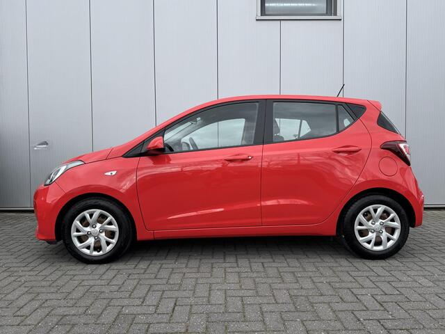 Hyundai I 10 1.0i Comfort / Navigatie / Bluetooth / Cruise control / Pakeersensoren achter/ Elek. Ramen Voor en achter / Multifunctioneel Stuur /