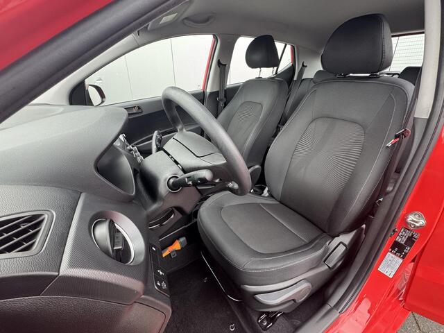 Hyundai I 10 1.0i Comfort / Navigatie / Bluetooth / Cruise control / Pakeersensoren achter/ Elek. Ramen Voor en achter / Multifunctioneel Stuur /