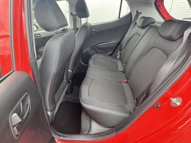 Hyundai I 10 1.0i Comfort / Navigatie / Bluetooth / Cruise control / Pakeersensoren achter/ Elek. Ramen Voor en achter / Multifunctioneel Stuur /
