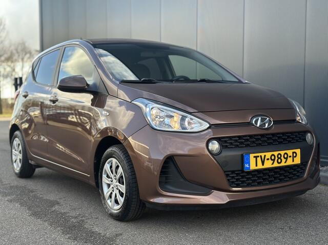 Hyundai I 10 1.0i Comfort / Navi / Apple Carplay / Getint glas / Armsteun