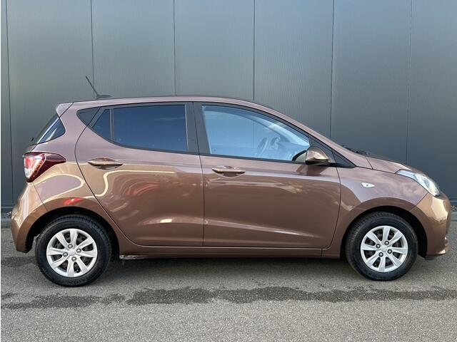 Hyundai I 10 1.0i Comfort / Navi / Apple Carplay / Getint glas / Armsteun