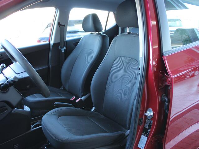 Hyundai I 10 1.0i Comfort NL AUTO | AIRCO | ALL SEASONS | APK T/M 26 | CRUISE |