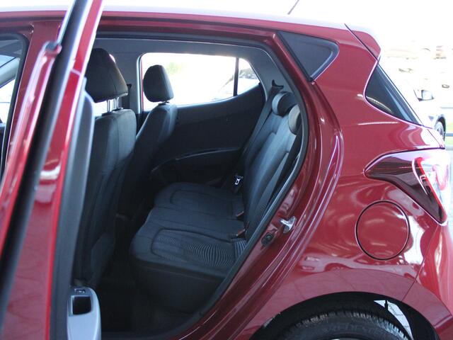 Hyundai I 10 1.0i Comfort NL AUTO | AIRCO | ALL SEASONS | APK T/M 26 | CRUISE |