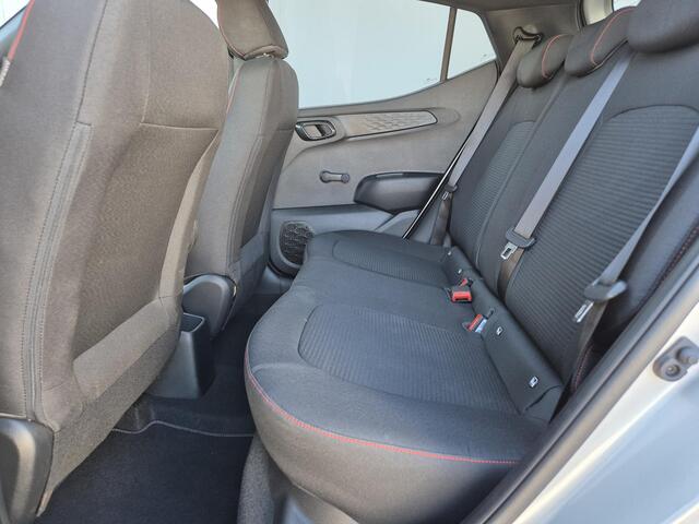 Hyundai I 10 1.0 T-GDI N Line 5-zits Handgeschakeld / Stuur-, en Stoelverwarming / Climate control / Achteruitrijcamera / Lichtmetalen wielen 16" / Navigatie via Apple Carplay of Android Auto /