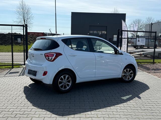 Hyundai I 10 1.0i i-Motion Yes! | Airco | Cruise control | Stoel/Stuurverwarming | 1e eigenaar | Alu velgen
