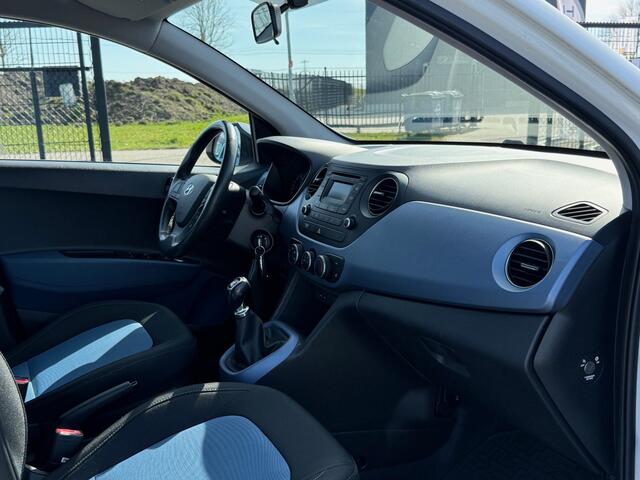 Hyundai I 10 1.0i i-Motion Yes! | Airco | Cruise control | Stoel/Stuurverwarming | 1e eigenaar | Alu velgen