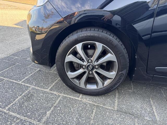 Hyundai I 10 1.0i i-Motion Comfort | Stoel/Stuurverwarming | LM Velgen | Navigatie | Climate Control | Cruise Control | Enz...